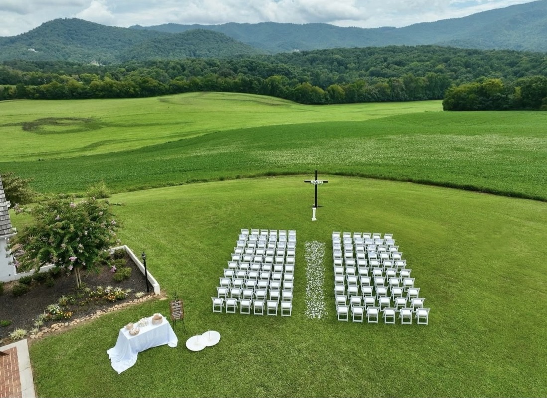 Why Couples Are Choosing Weekday Weddings