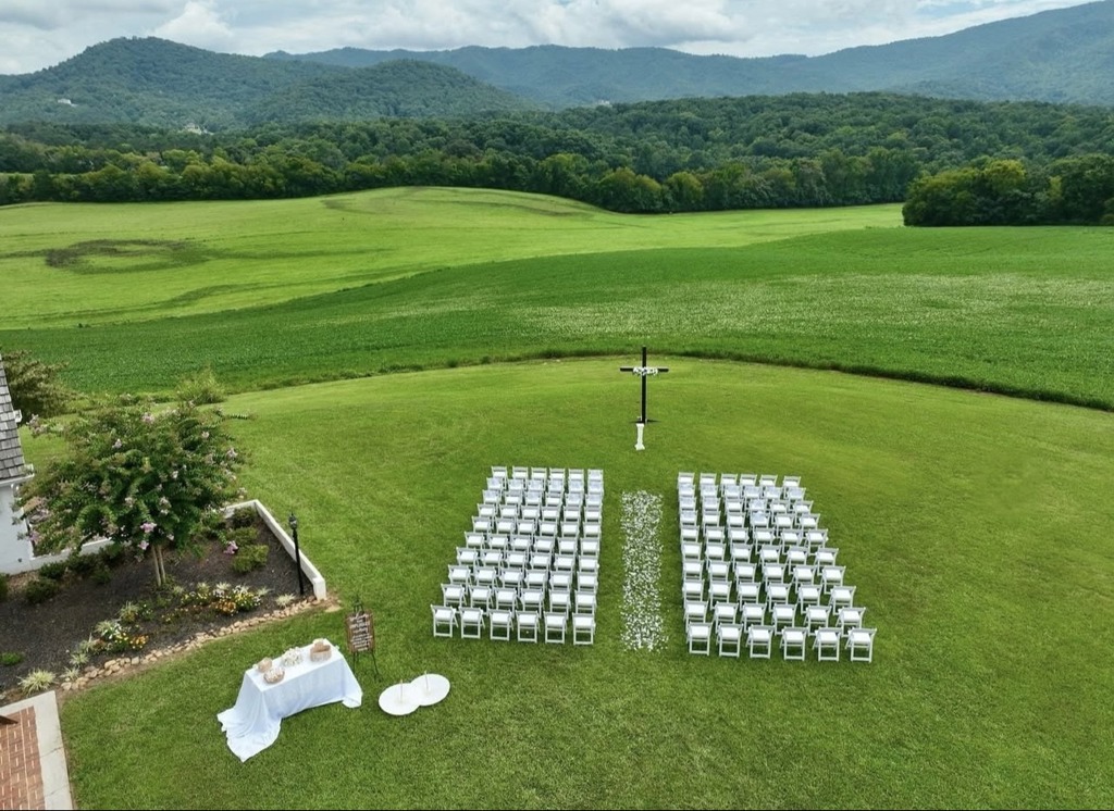 Why Couples Are Choosing Weekday Weddings